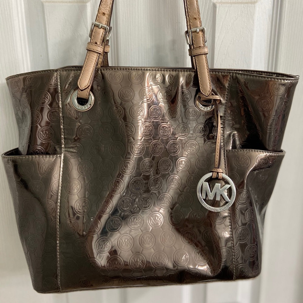 MICHAEL KORS METALLIC JET SET TOTE